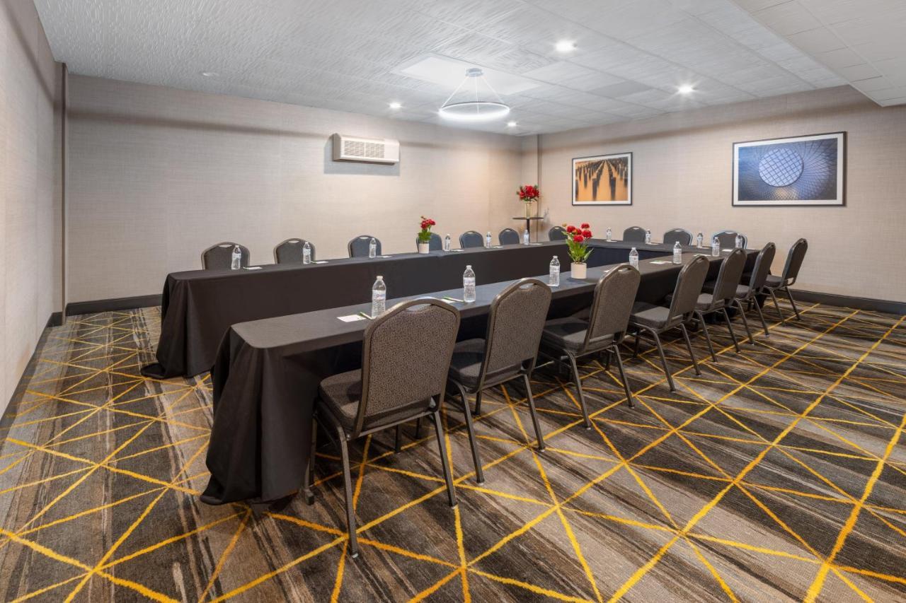 Holiday Inn Poughkeepsie By Ihg Exterior foto